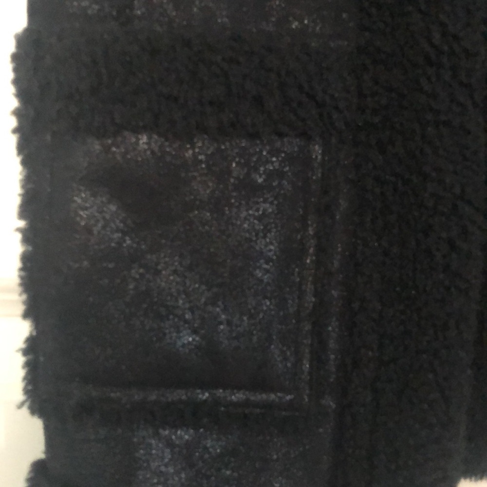 Fuzzy Girls Vest - Picture 3 of 4